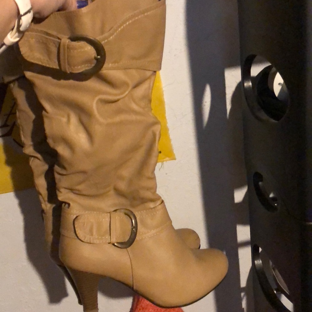 Super cute heel boots